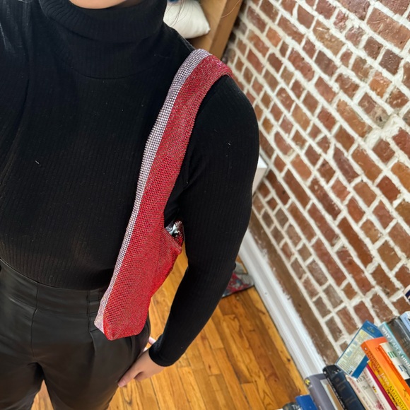 Kara Armpit Bag in red lavender crystal mesh - Picture 5 of 6